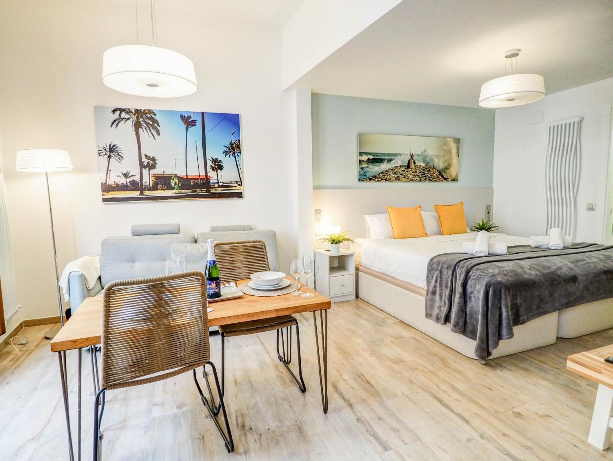 The Green Oasis By Hello Homes Sitges Bagian luar foto