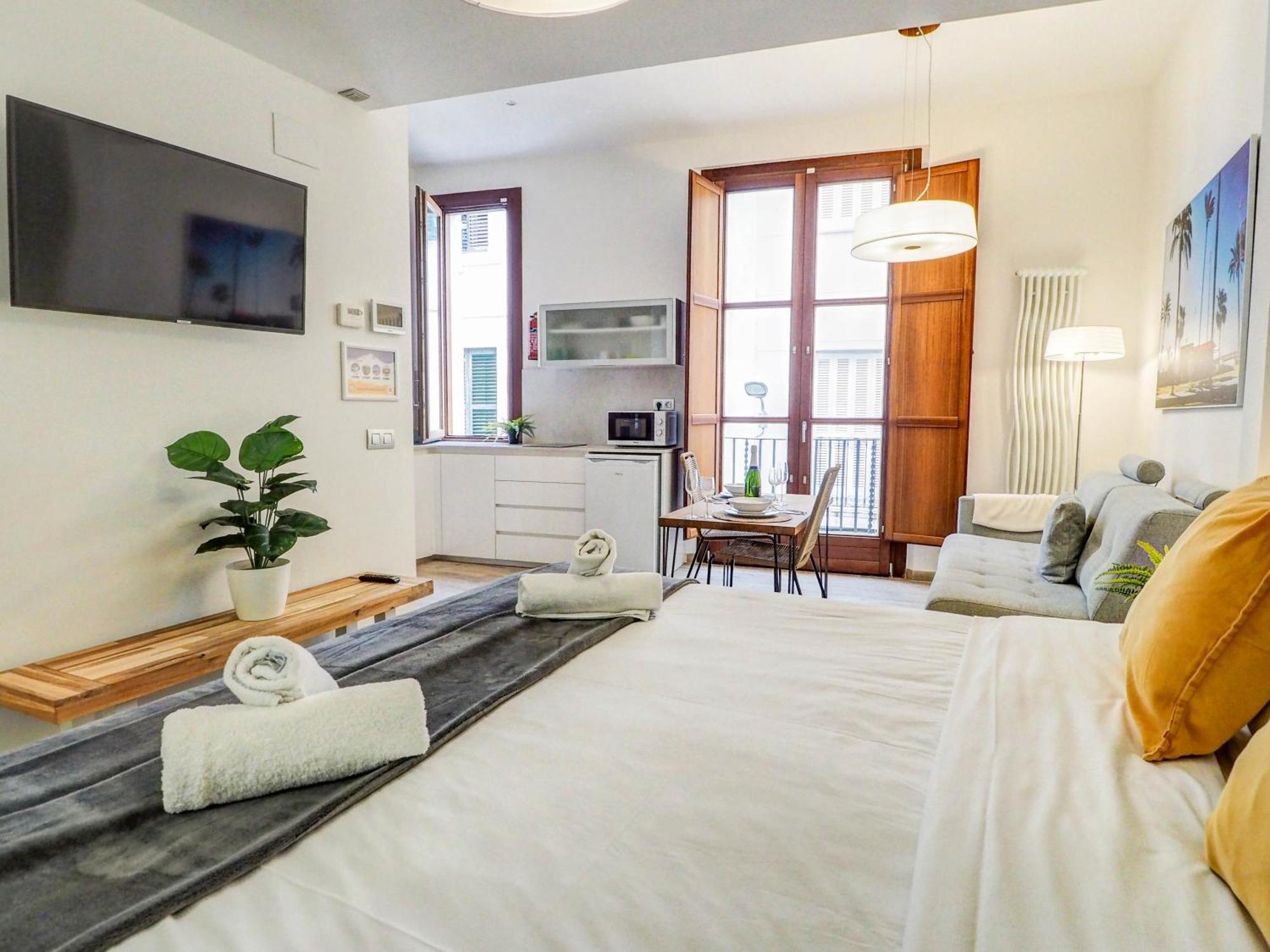 The Green Oasis By Hello Homes Sitges Bagian luar foto