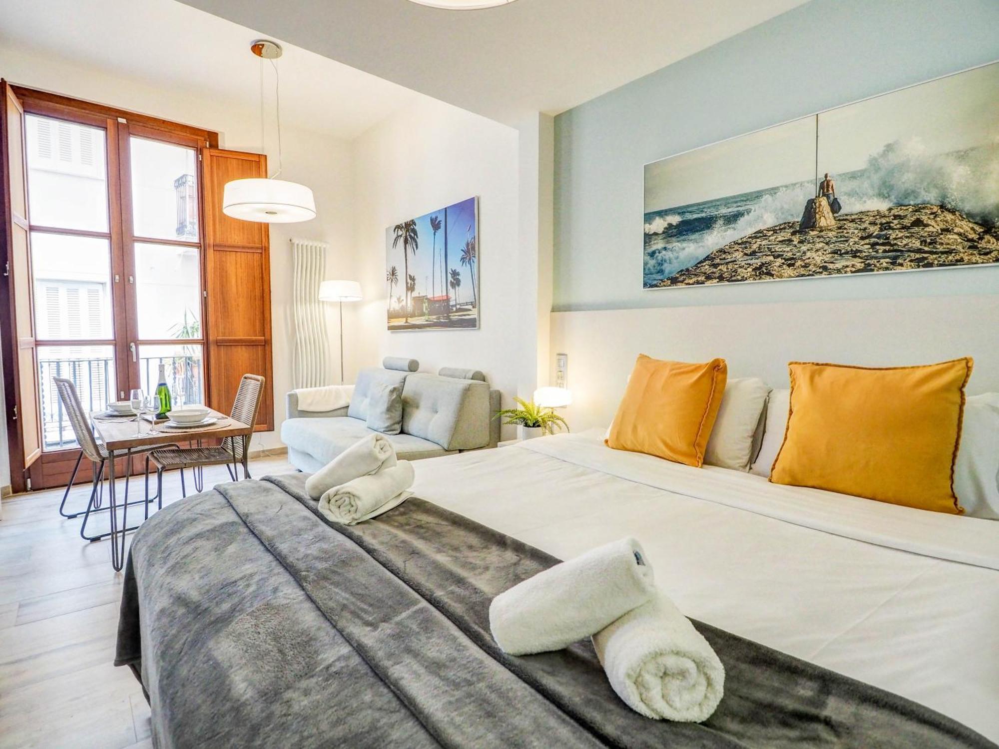 The Green Oasis By Hello Homes Sitges Bagian luar foto
