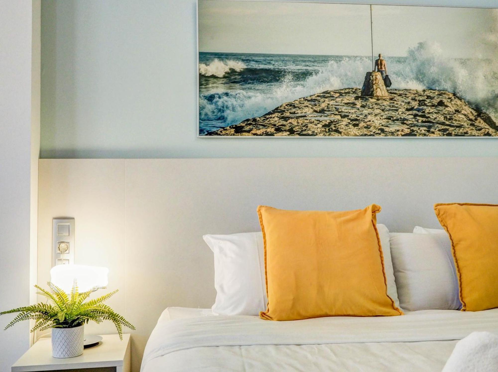 The Green Oasis By Hello Homes Sitges Bagian luar foto
